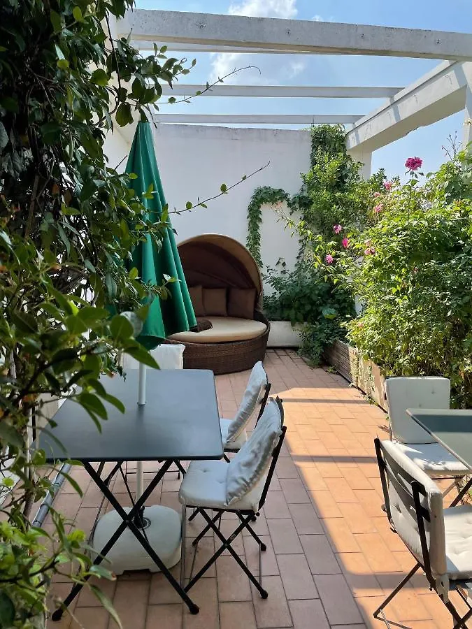*** Гостевой дом B&B Home Flowers Milano Италия