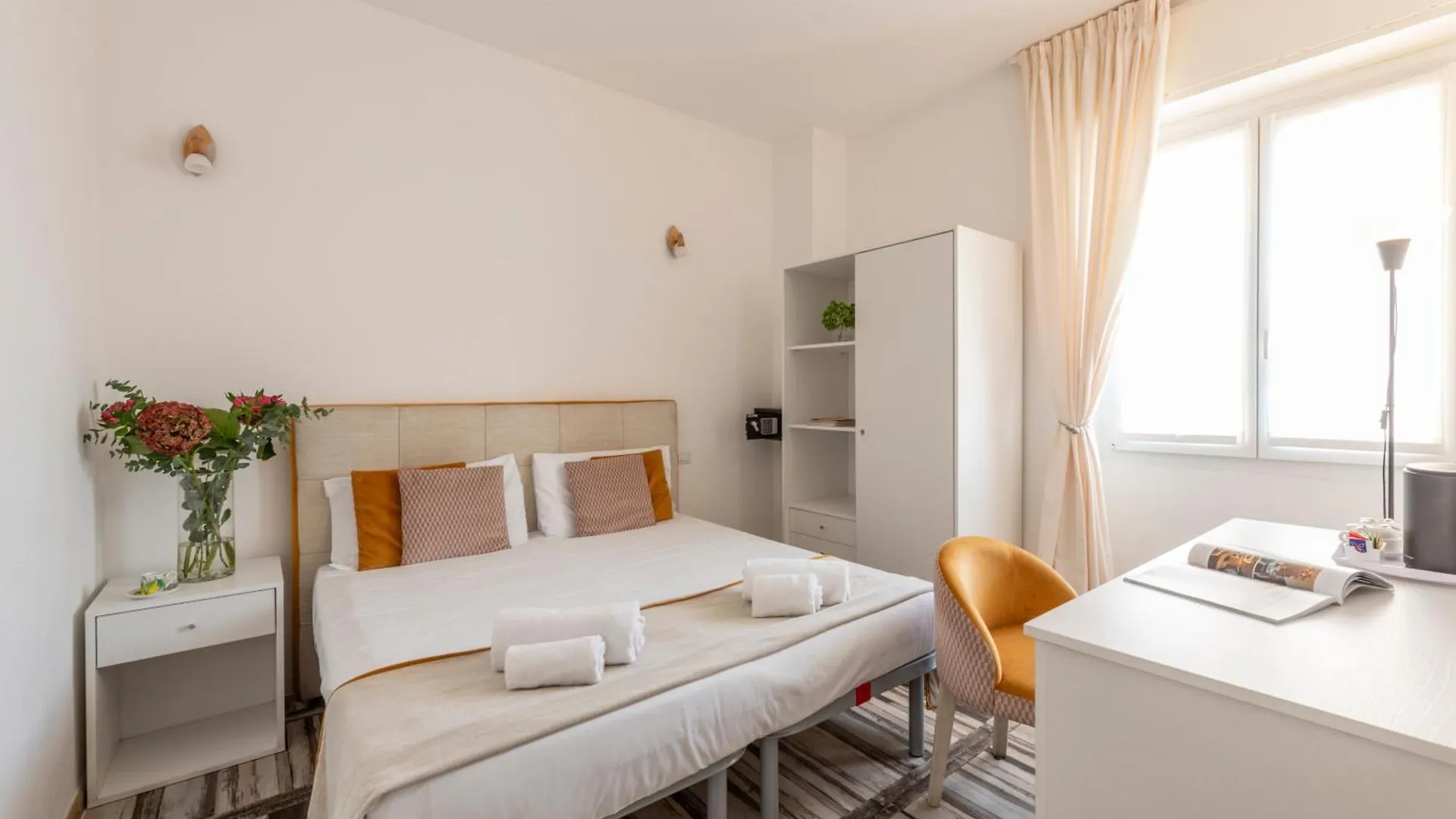 B&B Home Flowers Milano Milan