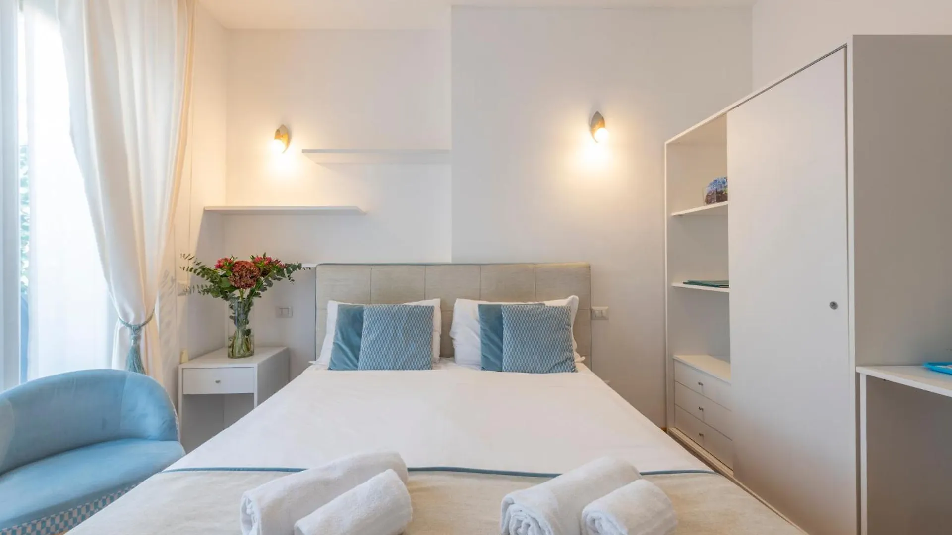 B&B Home Flowers Milano Italy