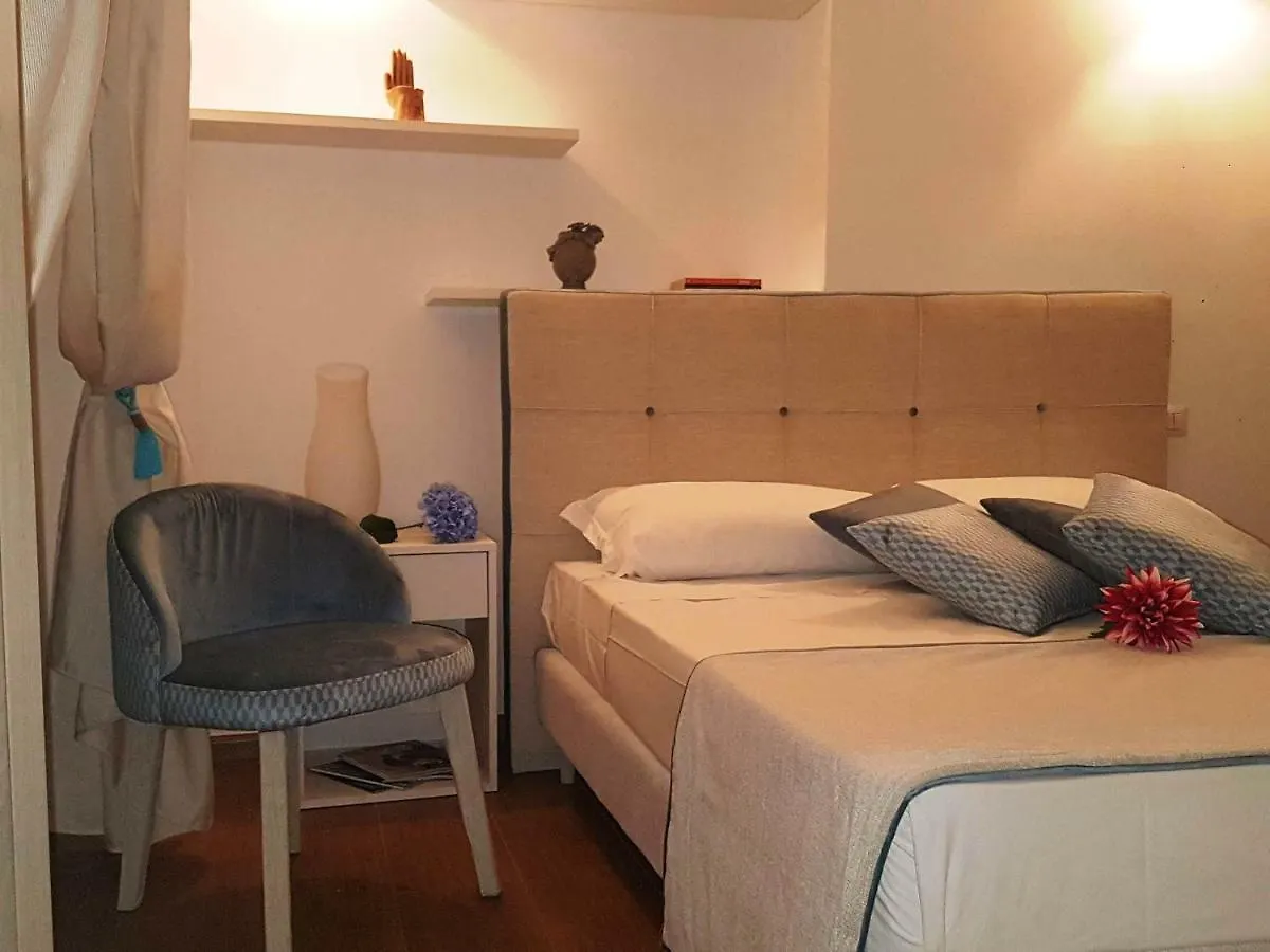 *** Guest house B&B Home Flowers Milano Italy