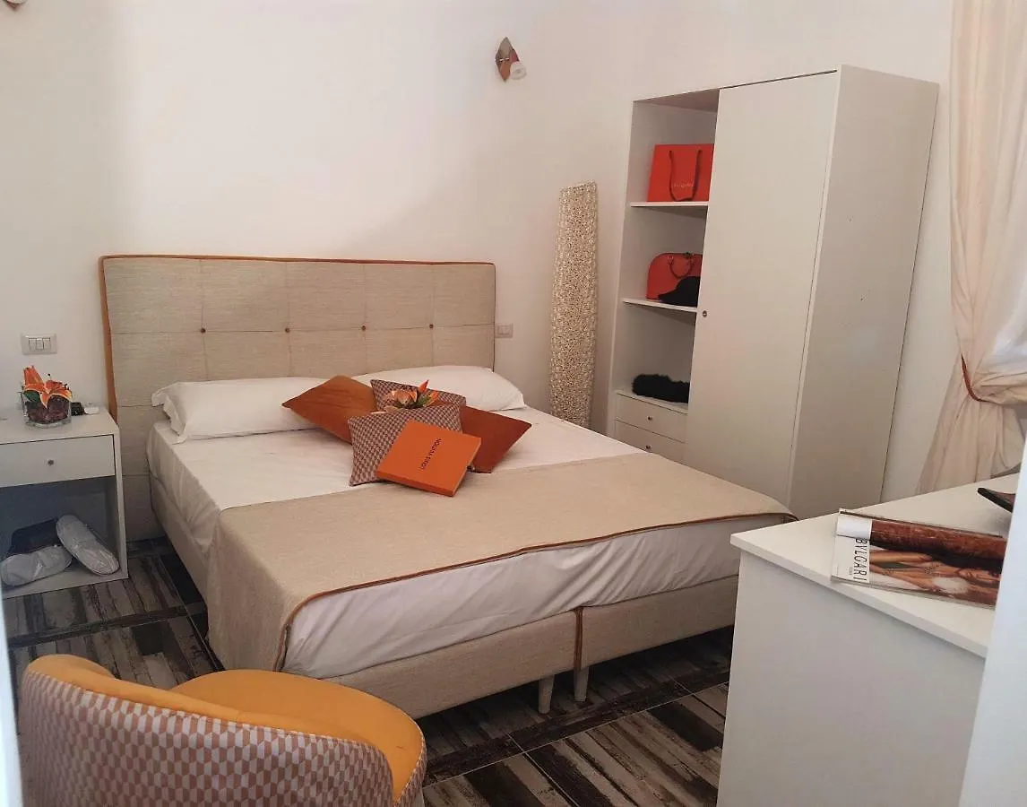 B&B Home Flowers Milano 3*, Milan